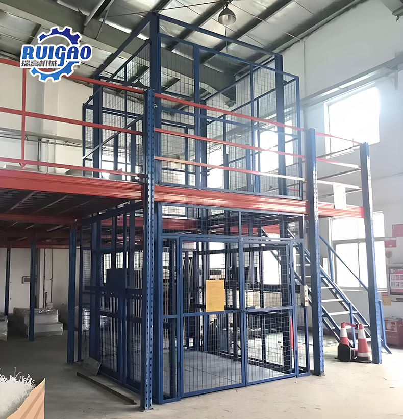 帶防護網(wǎng)載貨升降機